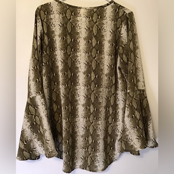 LARA Snake print blouse - Picture 6 of 6